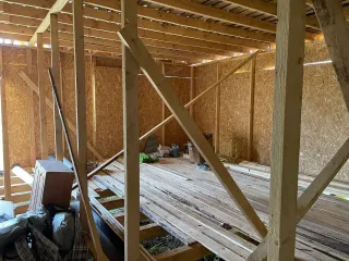 Земельный участок 1000 кв.м и дом 137.5 кв.м Московская область - Земельный участок площадью 1000 +/- 22 кв.м категория земель: Земли сельскохозяйственного назначения разрешенное использование: Для садоводства с кадастровым номером: 50:26:0070601:699 - Жилой дом назначение: жилой дом площадь 137,5…