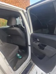 Volkswagen Amarok, 2011 года, 163 л.с., АКПП. Транспортное средство: автомобиль Volkswagen 2H Amarok, год выпуска: 2011, VIN: WV1ZZZ2HZCA004848, регистрационный знак: Х 392 КН 19, цвет белый. Неисправен двигатель, следы коррозии на кузове, вмятины на капоте.
