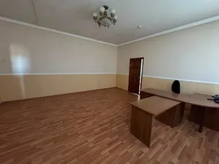 Помещение 156,6 кв м Аргун Чеченская Респ Объект аренды, площадь 156,60 кв. м., номера на поэтажном плане 2 этажа: 2-4,6,8-11,13,23, адрес (местонахождение) объекта: Чеченская Респ, Аргун г, А.А.Кадырова ул, дом № 64, корпус "в" Требуется текущий ремонт Кадастровый номер объекта недвижимости…