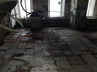 Нежилое здание хлебозавода с цехом безалкогольных напитков, кадастровый номер 29:09:080104:20, расположение: Российская Федерация, Архангельская обл., м.р-н Ленский, с.п. Сафроновское, с. Яренск, ул. Братьев Покровских, зд. 30, площадью 888,1 кв.м., расположенное на земельном участке с кадастровым…