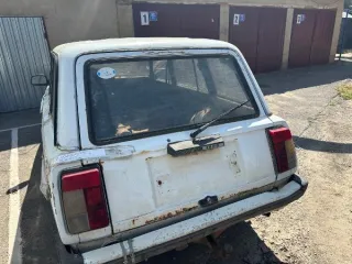 ВАЗ 21043, 2001 года выпуска, VIN XTA21043010837960. Автомобиль без регистрационного знака, не на ходу, с признаками эксплуатации. Имеются видимые дефекты и механические повреждения, возможны скрытые повреждения и дефекты.