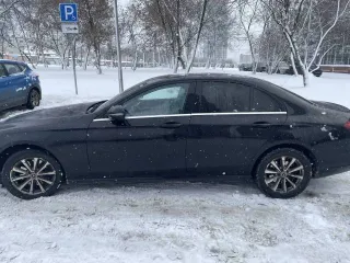 Mercedes-Benz E 200, 2020 года, 145 лс, 150000 км, АКПП, идентификационный номер (VIN): Z9М2130805L003742, ПТС 16 РЕ 670258, выдан 17.04.2020 г., № двигателя 26492030278516, мощность двигателя 197 (145) л.с. (кВт), рабочий объем двигателя 1991 куб.см., цвет черный, пробег носит предположительный…