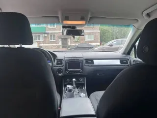 Volkswagen Touareg 2013, 249 л.с., 280775 км, полный привод, АКПП, легковой универсал, г/н Н258АХ702, цвет белый, VIN XW8ZZZ7PZDG006843, ПТС 78 ХА 870604, СТС 99 60 563800