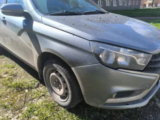 LADA VESTA, 2020 года выпуска, VIN: XTAGFL110MY514561. Легковой автомобиль LADA VESTA, 2020 года выпуска, VIN: XTAGFL110MY514561, цвет серый, тип двигателя - бензиновый, мощность двигателя 106,1 л.с., 78 кВт.