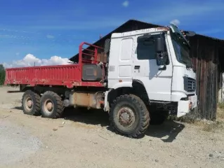 Грузовой-самосвал Shacman SX3316DT366 госномер Н766НК27, 2014 год выпуска, VIN LZGJRDT62EX025426. Неисправен, разукомплектован.