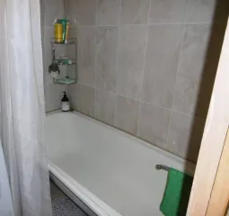 Здания и земельный участок общей площадью 1176 кв.м в Москве. Нежилое здание, кадастровый номер: 77:18:0170804:78, площадью 150,4 кв.м, адрес: г. Москва, поселение Марушкинское, квартал 116, владение 56, стр. 1. Нежилое здание, кадастровый номер: 77:18:0170707:399, этажность 1, площадь 16,6 кв.м…