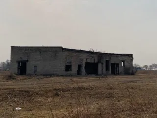 Нежилое здание 327.2 кв.м, Приморский край, Михайловский р-н, нежилое здание (строительные материалы) с кадастровым номером 25:09:320401:657 под разбор, здание с кадастровым номером 25:09:320401:657 площадь 327.2 по адресу Приморский край, Михайловский р-н, с Первомайское, год ввода в эксплуатацию…
