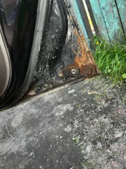 Автомобиль   HONDA CIVIC  Год выпуска – 2008  VIN номер: NLAFD75308W073842. Ржавчина на порогах и на двери,  сломан бензобак, проржавела. Нет крышки об бензобака. Гремит ходовая часть.