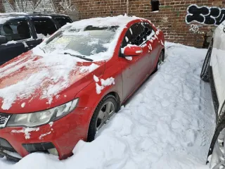 KIA Cerato 2010 ЦЕРАТО Красный 2010 г.в., легковой автомобиль, VIN KNAFU611AA5261166, марка, модель КИА ЦЕРАТО, год выпуска 2010, пробег 187 000 км, двигатель бензиновый, 1 591 см³, 126 л.с., КПП механическая.
