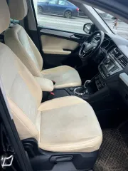 Volkswagen Tiguan 2017 года, черный цвет, VIN: XWBZZZ5NZHG202770.