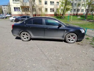 Toyota Avensis 2003 года выпуска, VIN SB1BR56L30E020702