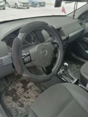 Автомобиль OPEL ASTRA, 2007 года выпуска, идентификационный номер (VIN) W0L0AHL698G014878, цвет черный.