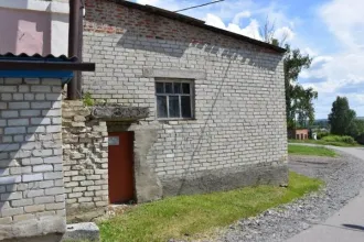 Земельный участок 405 кв.м с пристройкой 96 кв.м, Белгородская область, г. Бирюч. Земельный участок площадью 405 кв.м, кадастровый номер 31:21:0709011:252 с расположенным на нем объектом недвижимого имущества: здание пристройки площадью 96 кв.м, кадастровый номер 31:21:0709011:83 (РНФИ…
