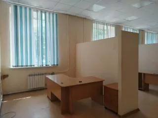 нежилое помещение, находящееся по адресу: г.Каменск-Уральский, ул. Кунавина, д.6, площадь 66,6 кв.м. Помещение с кадастровым номером 66:45:0100241:1637 площадь 66.6 по адресу Свердловская область, г. Каменск-Уральский, ул. Кунавина, д. 6. номера на поэтажном плане: 38-39. Окна выходят во двор…