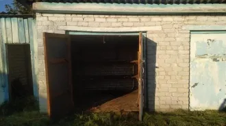 Земельный участок площадью 794 кв.м с кадастровым номером 32:11:0270615:4, расположенный по адресу: Брянская область, р-н Клетнянский, п. Клетня, ул. Профинтерна, д. 14А. На участке расположены объекты: гараж площадью 78,9 кв.м с кадастровым номером 32:11:0270220:39, административное здание…