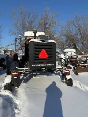 Косилка самоходная универсальная КСУ-1, 2018 года выпуска, цвет красный, заводской номер R0KSU155001425/R0ES0155001534, номер двигателя J0066370. В комплектации с косилкой валковой транспортёрной "Draper Flow 700", марка КВТ 7-14, 2019 года выпуска.