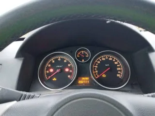 Opel Astra 2007 года выпуска. VIN: W0L0AHL4872173840. Государственный номер: О822МС72.