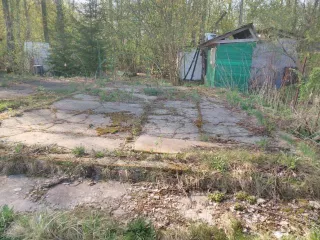 Земельный участок, площадь 400 +/- 7 кв.м., адрес: Калужская обл., г. Калуга, ул. Лесная, СНТ "Березка", уч. 519, кадастровый номер: 40:22:151801:450. Категория земель: земли населенных пунктов. Виды разрешенного использования: для садоводства. Здание, площадь 35 кв.м., назначение: нежилое, адрес…