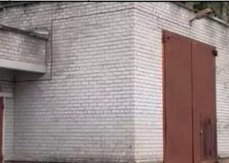 Нежилое здание, земельный участок Нежилое здание, площадь 303,4 кв.м, кадастровый номер: 43:12:440147:389, назначение: нежилое, этажность (этаж): 1; земельный участок, площадь 800,0 кв.м, кадастровый номер: 43:12:440147:794, расположенные по адресу: Кировская область, район квартала Цепели 
Общая…