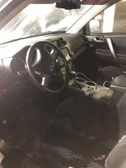 Toyota Highlander 2012, 273 л.с., полный привод, АКПП, VIN JТEES41A202209545, техническое состояние нерабочее, частично разукомплектован, залог ПАО "BystroBank" ИНН 1831002591, сведения о пробеге ориентировочные, т.к. автомобиль в нерабочем состоянии