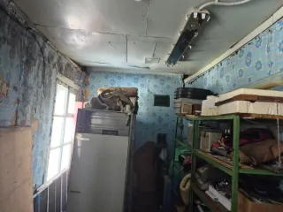 Земельный участок площадью 14191 кв.м с объектами по адресу: Республика Коми, г. Инта, пгт. Кожым. Кадастровый номер участка: 11:18:0501001:13. На участке расположены объекты недвижимости: здание гидрометеорологической станции общей площадью 89,3 кв. м с кадастровым номером 11:18:0801001:43…