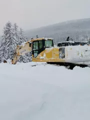 Экскаватор Komatsu PC400LC-7, 2019 г.в., заводской номер Y400699/KMTPC086JKR400699. Модель/номер двигателя: SAA6D125E-3/329112. Рабочий объём двигателя 1104 см³. Мощность 246 кВт (335 л.с.). Гусеничный. Цвет желтый.