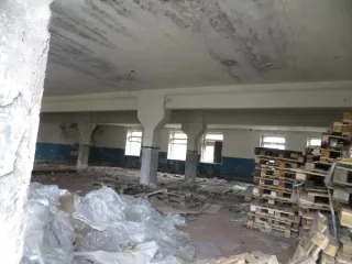 Земельный участок 5927 кв.м и нежилое здание (казарма) 3169,4 кв.м, Архангельская область, кадастровый номер 29:16:241401:139 (реестровый номер федерального имущества П11310006605), категория земель – земли промышленности, энергетики, транспорта, связи, радиовещания, телевидения, информатики, земли…