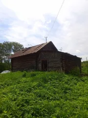 Нежилое здание-магазин 60,8 кв.м с участком, Челябинская область, г. Кыштым, п. Северный, ул. Ленина, д. 9. Кадастровый номер 74:32:0201001:183, площадью 60,8 кв.м, с земельным участком, кадастровый номер 74:32:0201001:622, площадью 250 +/-6 кв.м. Количество подземных этажей: отсутствует. Общая…