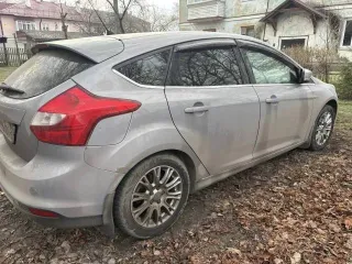 Ford Focus 2013 года, 125 л.с., пробег 277820 км. VIN: X9FKXXEEBKDU87639. Цвет серо-голубой. ПТС оригинальный. В залоге ТКБ Банк ПАО.