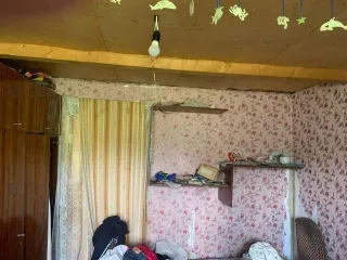 Дом 36 кв.м и земельный участок 4046 кв.м, Орловская область. Земельный участок 4046 кв.м, кадастровый номер 57:09:0080101:88, и стоящее на нём здание 36 кв.м, кадастровый номер 57:09:0080101:254, по адресу: Орловская обл., р-н Кромской, с.п. Апальковское, с. Коровье Болото, д. 122.