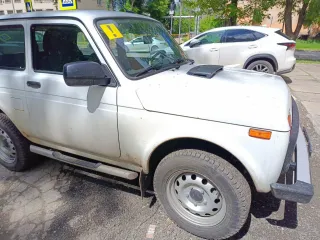 LADA 4x4 2023, модель 212140, белый цвет. VIN: XTA212140R2483053, ЭПТС: 164301070368710, госномер М992ОР763. Изготовитель: Россия. Тип двигателя: бензиновый, номер двигателя -212141260502, мощность 61 кВт. Номер кузова XTA212140R2483053, экологический класс второй, разрешенная максимальная масса…