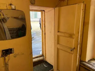 Нежилое помещение расположено по адресу: Санкт-Петербург, улица Куйбышева, д. 19, литера А, пом. 3-Н, площадь 12.8 кв.м, назначение: нежилое, этаж №1, кадастровый номер 78:07:0003008:2428. Право собственности подтверждается записью в Едином государственном реестре недвижимости от 16.02.2023 №…
