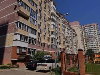 Квартира 57,1 м², Краснодар, Артезианская, 10, кв. 1. Квартира пл. 57,1 кв.м, КН 23:43:0427001:1955, адрес: г.Краснодар, ул. Артезианская, д. 10, кв. 1. Обременение: арест, 5 366 829,00 руб., задаток 1 073 366,00 руб., шаг аукциона 53 668,00 руб. Вид ограничений и обременений: арест. Кадастровый…