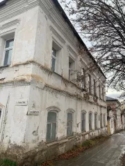 Административное помещение № 1004, общей площадью 21,2 кв.м. с кадастровым номером 43:35:310130:270, расположенное по адресу: Кировская область, р-н Уржумский, г. Уржум, ул. Советская, д. 46, пом. 1004 (входит в состав объекта культурного наследия федерального значения «Дом жилой», регистрационный…