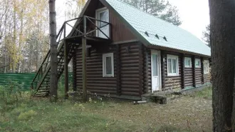 Дома для круглогодичного и сезонного проживания, хозпостройки, база «Верхняя Рыбинка», Вологодская область. Объекты недвижимости - дома для круглогодичного и сезонного проживания, хозяйственно-бытовые постройки, очистные сооружения, ограждение (забор металлический), бытовая канализация…