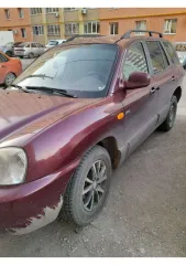 Hyundai Santa Fe 2008 года, VIN X7MSB81VP9M014485. Общее состояние: внешнее удовлетворительное, автомобиль на ходу, заводится исправно. Технические особенности: ходовая часть - требуется замена всех тормозных дисков (значительный износ), свист в левой задней ступице, неисправны все амортизаторы…