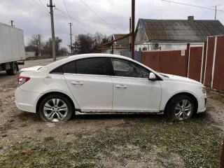 Chevrolet Cruze, 2013 года, 140 л.с., АКПП, VIN: XUFJA6989E3007718, гос. рег. номер: В526ХЕ777, год изготовления: 2013. ТС находится в залоге у Публичное АО "Совкомбанк".