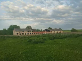 Чувашская Республика - Чувашия, р-н Аликовский, Аликовское сельское поселение, окрестности д. Смородино, в 0,45 км по направлению на восток от разворотной площадки автомобильной дороги "Никольское-Ядрин-Калинино-Тенеево-Смородино". 1.1 земельный участок с кадастровым номером 21:07:160201:124, общей…