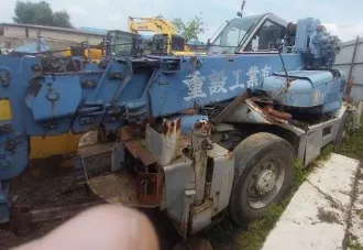 Кран самоходный Komatsu LW250-5, зав. № (рамы): L003-50094, 2006 г.в., цвет: синий, серый, документы (СОМ, ПСМ): в наличии, состояние: нерабочий, разукомплектован.