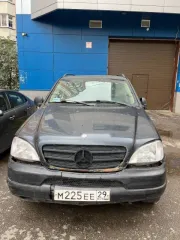 Mercedes-Benz ML320, 2000 Mercedes-Benz M-Класс, 2000 года, 218 лс, 354055 км, полный привод, АКПП, Легковой автомобиль, марка, модель: Mercedes-Benz ML320, VIN: 4JGAB54E5YA185990, категория тс – В, 2000 г.в., кузов: 4JGAB54E5YA185990, цвет кузова – черный, мощность двигателя, л.с. (кВт) – 218…
