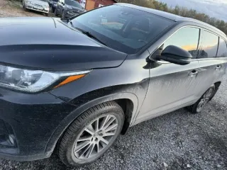 Toyota Highlander 2018 транспортное средство Toyota Highlander, 2018 года выпуска, цвет - черный, VIN 5TDDZRFH50S822105, государственный номер M653TH29. Состояние ТС: в рабочем состоянии, небольшие царапины и сколы ЛКП, подкапотное пространство проверено, пробег 126370 км. 1 Штука (шт) Марка…