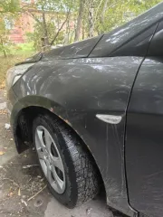 Hyundai Solaris 2015 года, 107 л.с., пробег 160176 км, автоматическая коробка передач. VIN – Z94CT41CBFR468031, госномер – Х907СК55. Учтено техническое состояние: коррозийные повреждения лакокрасочного покрытия. Требуется химчистка салона.