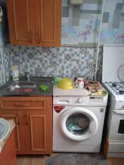 Продается 1/4 доля квартиры, назначение: жилое, площадь: 38,8 кв.м., номер, тип этажа: 2 этаж, кадастровый номер: 61:21:0600021:568, адрес (местоположение): Ростовская обл., р-н Матвеево-Курганский, п. Красный Бумажник, ул. Заречная, д. 2, кв. 15