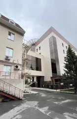 Здание, назначение нежилое, общей площадью 398,9 кв.м., этажность 2, адрес месторасположения: Омская область, г. Омск, пр-кт Космический, д. 21А. Кадастровый номер: 55:36:120302:4703. Земельный участок, категория земель: земли населенных пунктов, вид разрешенного использования: под строительство…