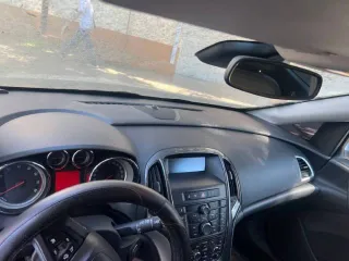 Opel Astra 2012 года выпуска, VIN: XUFPE6DC7D3001455