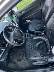 Hyundai Solaris 2017 года выпуска, VIN Z94K241BAJR057601, цвет: Серебристый. Залог в пользу АО «Экспобанк».