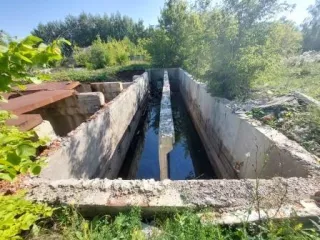 7 объектов конкурсной массы, имущественный комплекс по адресу: Чувашская Республика, г. Канаш, Ульяновское шоссе:  
1. Материальный склад кадастровый №21:11:240201:1986,  
2. Забор из железобетонных плит из железных листов с пятью воротами, протяженность 1572 п.м., кадастровый №21:11:000000:1287, …