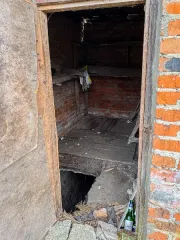 Нежилое помещение, сарай, 10.2 кв.м. Орловская область, Кромской район, пгт. Кромы, ул. К. Маркса, зд. 92а, помещ. 28. Расположено на этаже №1, подвал № -1. Кадастровый номер: 57:09:0030206:535. Ограничения и обременения не зарегистрированы.