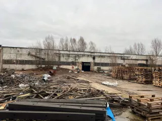 Право аренды земельного участка сроком по 09.05.2031 г., площадь 11385 кв.м., назначение: Земли населенных пунктов, адрес: Россия, Калининградская обл., г. Черняховск, пер. Победы 2-й, д. 32, кадастровый номер: 39:13:010310:261. Здание, площадь 109,5 кв.м., назначение: Нежилое, адрес: Россия…