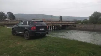 Porsche Cayenne 2003 Автомобиль Porsche Cayenne, VIN: WP1ZZZ9PZ4LA81832, год выпуска 2003, цвет чёрный. Все запреты и ограничения с реализуемого имущества покупатель снимает самостоятельно (как новый собственник).